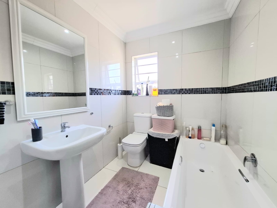 3 Bedroom Property for Sale in Gonubie Eastern Cape